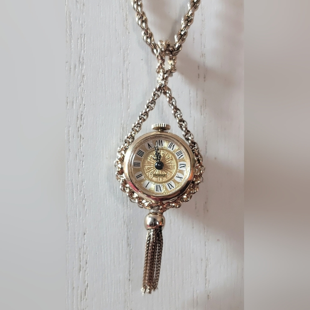 Endura pendant watch